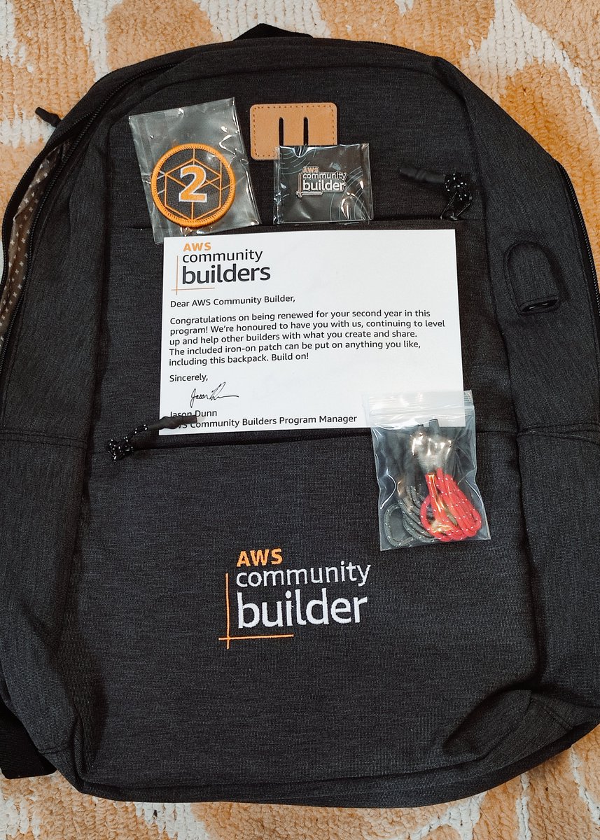 yukkie1114's tweet image. CBsの2年目スワッグです
随分前に届いたけど投稿してなかった

#CommunityBuilder