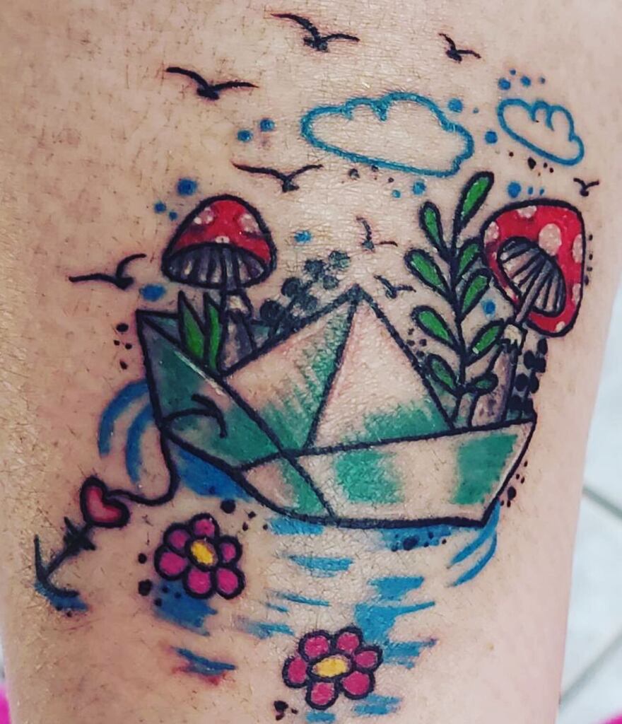 Tschiggys's tweet photo. #papierboot #pilze #paperboat #tschiggys #tschiggysbubblegumarttattoo #tschiggy #hamburgtattoo #tattoohamburg #hamburgtattooers #hafenliebe #ladytattooers #femaletattooartist #ink #inkstagram #smalltattoo #colortattoo #mydrawing #🍄   und noch was kleines für meine @manu_von_… https://t.co/EKgDsCgYjc
