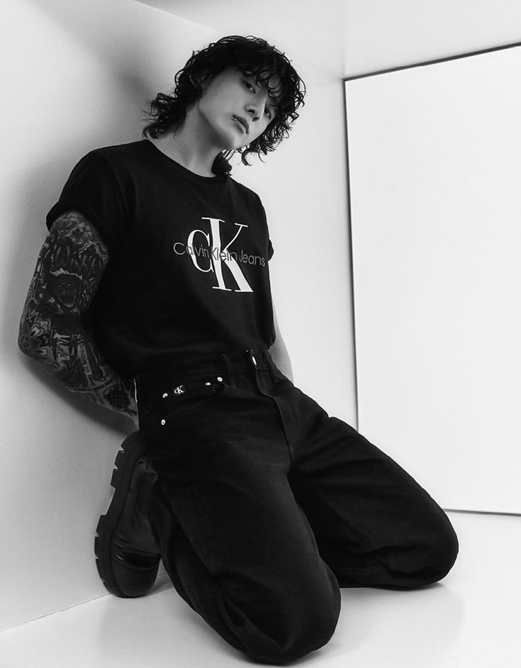 richa1590's tweet photo. S(creams) #JUNGKOOKxCALVINKLEIN #BTSARMY #BTS #JUNGKOOK #jungkookcalvinklein https://t.co/QwALozQjZc