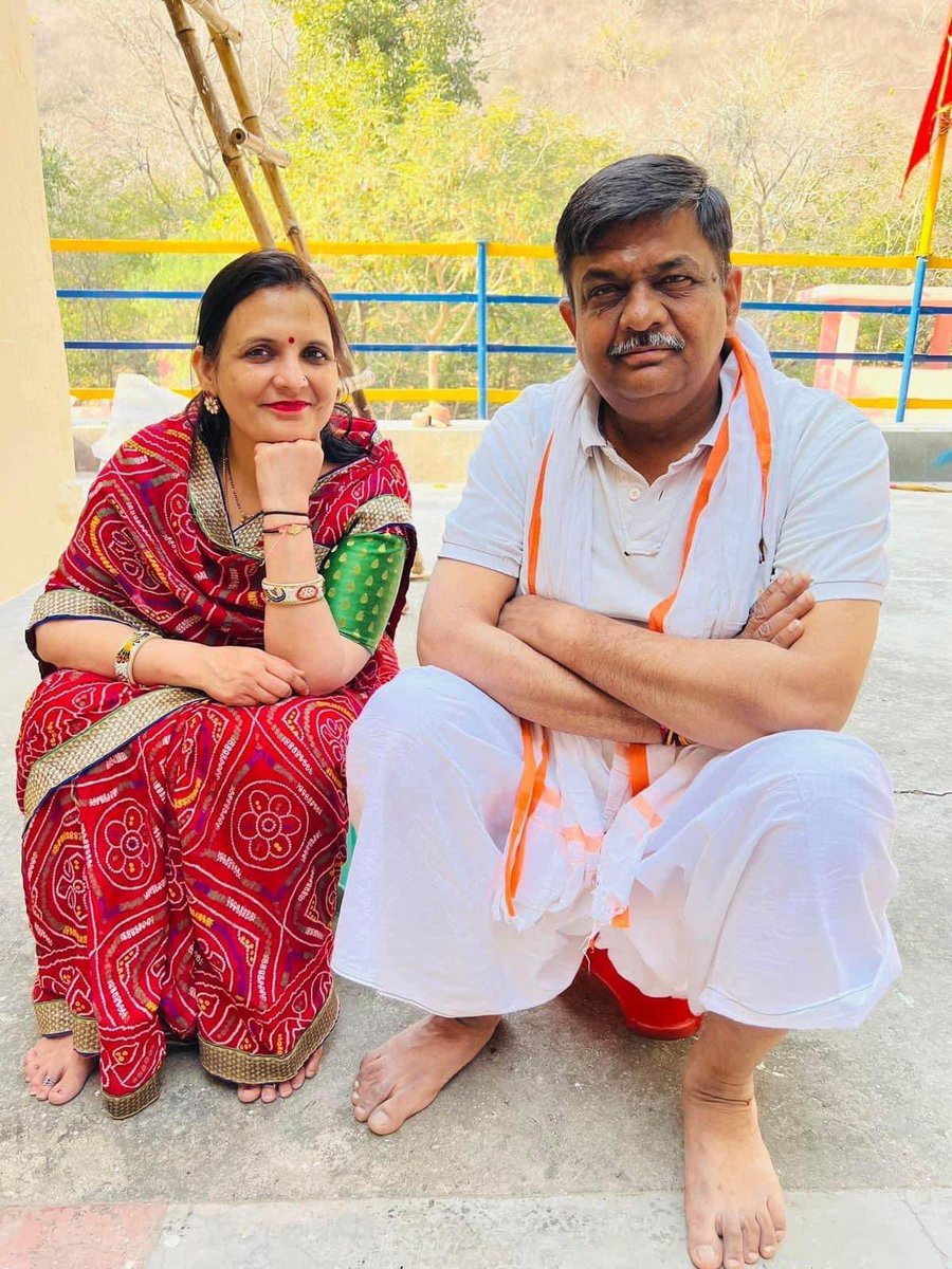 Sanjay4India1's tweet photo. शादी की सालगिरह पर हार्दिक शुभकामनाएं एवं बधाई बबिता जी
19 अप्रैल 2000 https://t.co/LzwF56H6yX