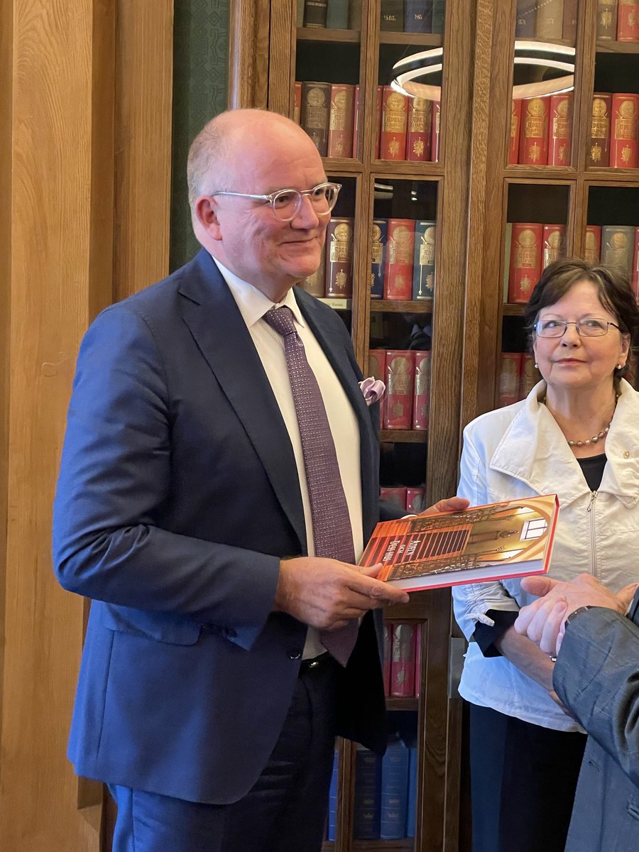 HonoraryConsula's tweet photo. Chairman of @ConsularCorpsFI Mr. Johan Grotenfelt thanked Hon. Consul General of Pakistan, @weerola for his active input and role as the Secretary of Consular Corps for over five years. The Annual General Meeting was held in Helsinki on 17 April.

https://t.co/vd1kFfI95M https://t.co/YR4LtAGBbA