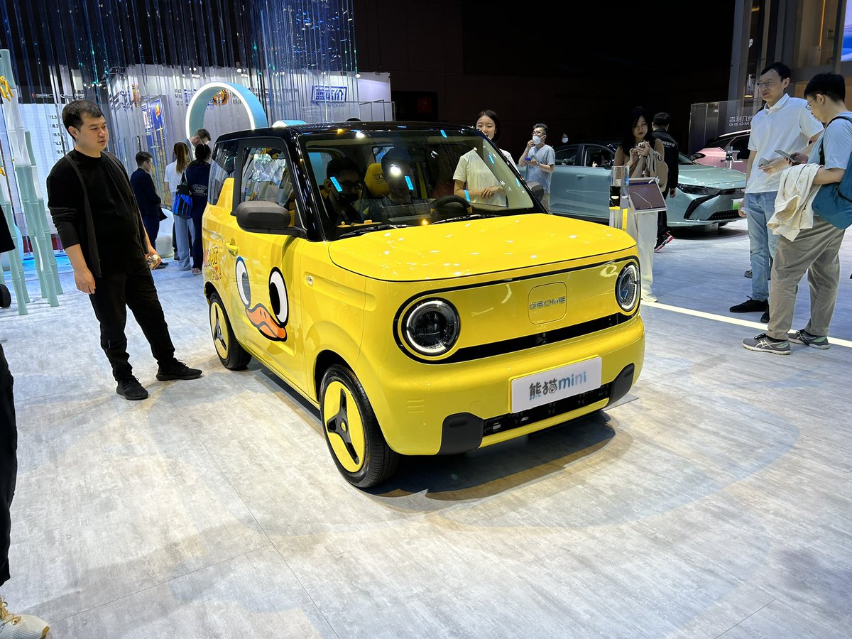 Atters_J's tweet photo. Falling in love with Chinese micro EVs at the Shanghai motor show. Should have brought the #MEAmi… https://t.co/1yt9uwb6za