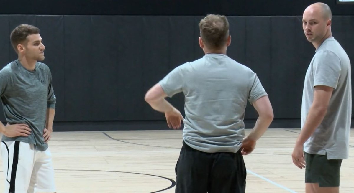 SportsZoneKCAU9's tweet photo. ROCK VALLEY GYM!

Constructed during the COVID shutdown in spring of 2020, the facility includes a full-length basketball court and training equipment, giving Siouxland hoopers an additional space to train!

WATCH HERE 🏀⬇️
https://t.co/MGkpju0lDI https://t.co/du1E4avHW6