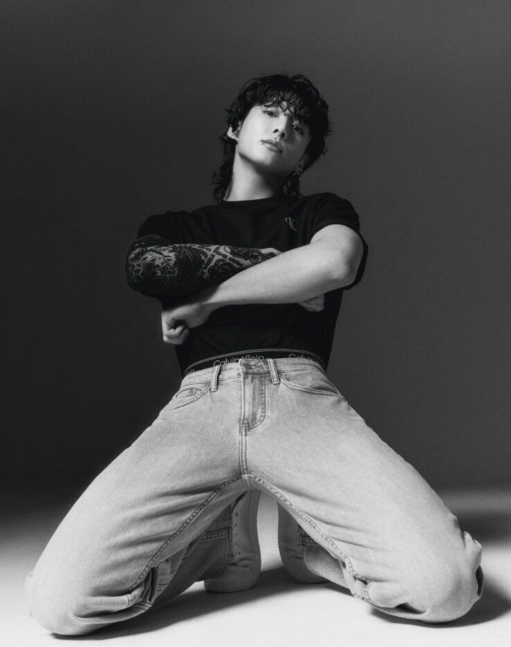 richa1590's tweet photo. #JUNGKOOKxCALVINKLEIN #JUNGKOOK #jungkookcalvinklein #BTSARMY #btsjungkook https://t.co/N46xvOnKQJ