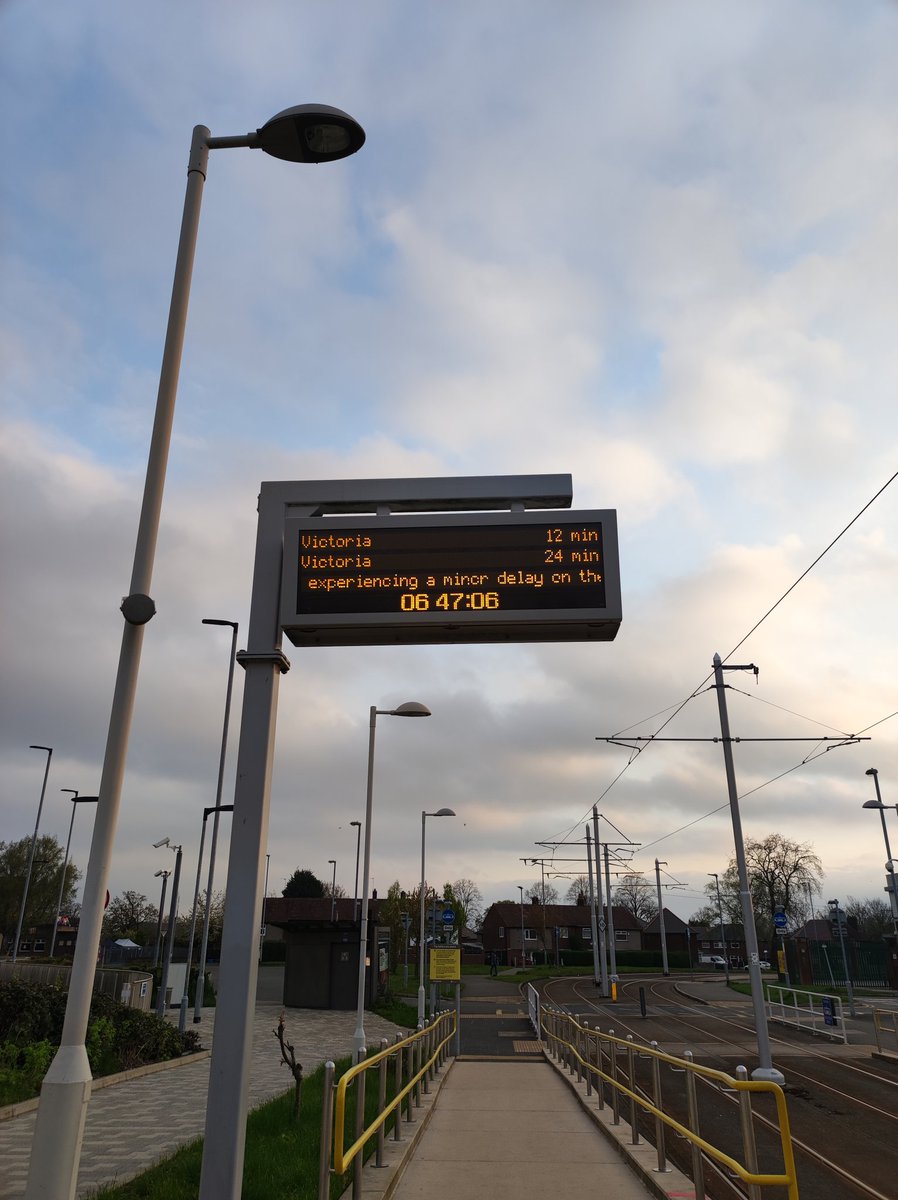 ArgzSammy's tweet photo. @MCRMetrolink this is why you are simply not good enough. The amount of delays all the time and how irregular the tram now is just poor. Your app says all good services. Get to tram stop and says delays. It's not exactly the cheapest or quickest service nor reliable. https://t.co/6sGkVv9Pmc