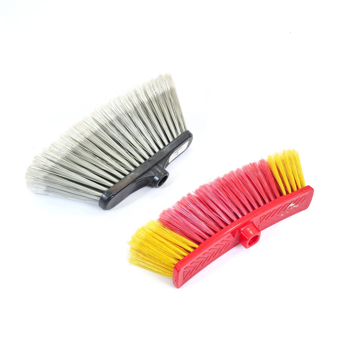 MXBrushmachiner's tweet image. 4 Axis Broom Making Machine 
Click it for more: bit.ly/3mSFVA5 
 
FEATURES 
❶ It used for the any shape pf brooms. 
❷ The filament outside hole can be 50-140mm. 
❸ This machine with the new design of tufting.easy operate. 
 
#brushmaking #broommachine