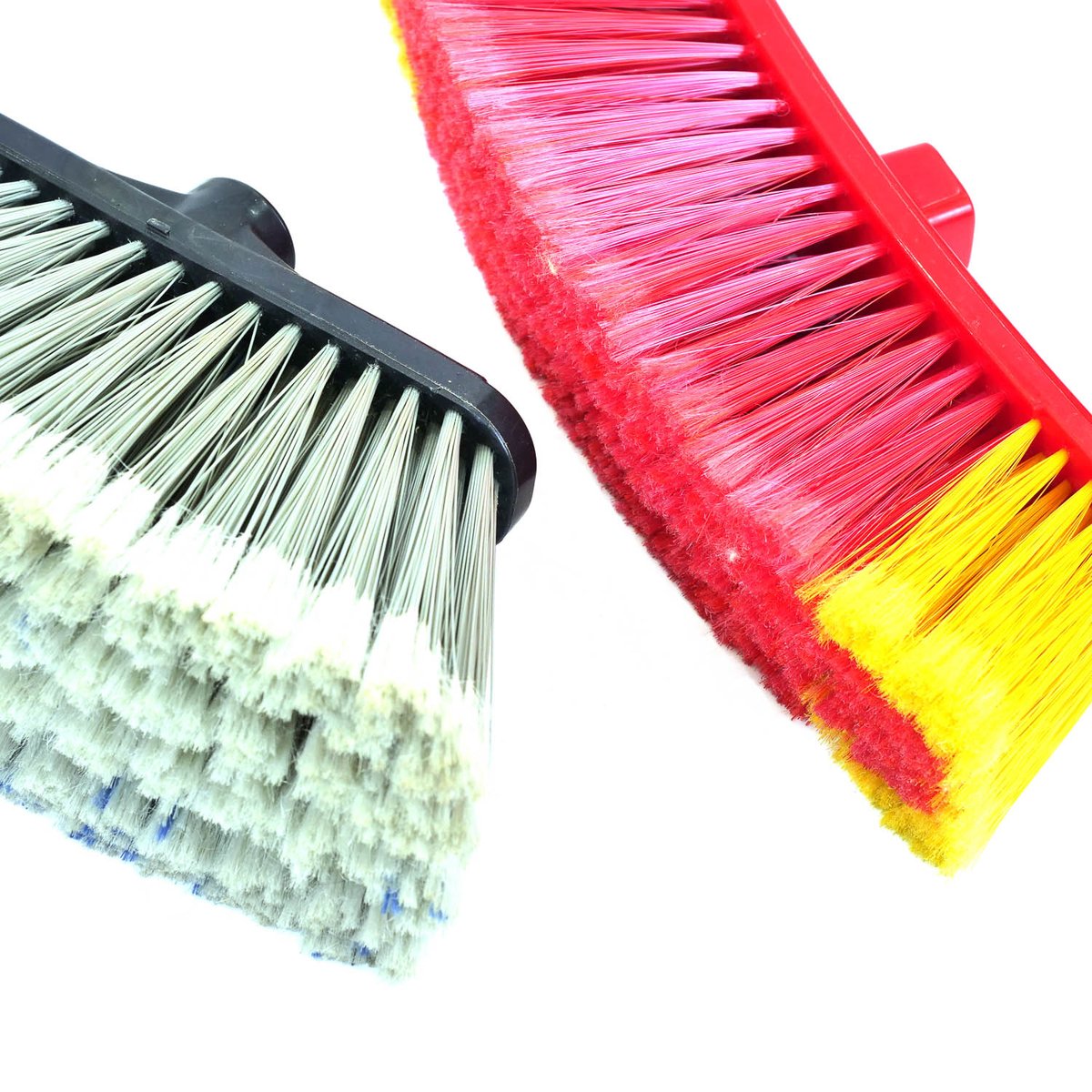 MXBrushmachiner's tweet image. 4 Axis Broom Making Machine 
Click it for more: bit.ly/3mSFVA5 
 
FEATURES 
❶ It used for the any shape pf brooms. 
❷ The filament outside hole can be 50-140mm. 
❸ This machine with the new design of tufting.easy operate. 
 
#brushmaking #broommachine