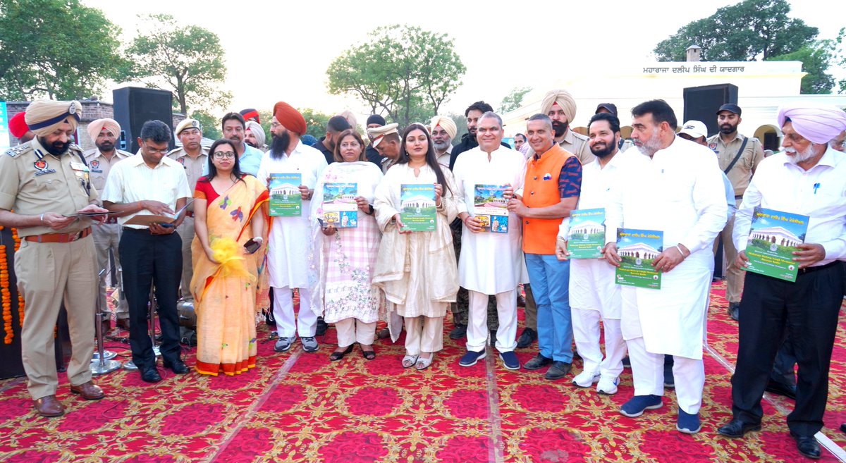 Harpreet Sandhu (@iamhsandhu8) on Twitter photo Brochures portraying 200 year old Heritage Monument Bassian Kothi released by Hon'ble Tourism & Cultural Affairs Minister Punjab <a href="/AnmolGaganMann/">Anmol Gagan Maan Sohi</a>
& MP Rajya Sabha @MP_SanjeevArora
#WorldHeritageDay2023
@PunjabTourisms <a href="/BhagwantMann/">Bhagwant Mann</a> <a href="/PAU_LDH/">Punjab Agricultural University Ludhiana</a> <a href="/surabhimalik/">surabhi malik</a> @MSSidhu70323581 Brochures portraying 200 year old Heritage Monument Bassian Kothi released by Hon'ble Tourism & Cultural Affairs Minister Punjab <a href="/AnmolGaganMann/">Anmol Gagan Maan Sohi</a>
& MP Rajya Sabha @MP_SanjeevArora
#WorldHeritageDay2023
@PunjabTourisms <a href="/BhagwantMann/">Bhagwant Mann</a> <a href="/PAU_LDH/">Punjab Agricultural University Ludhiana</a> <a href="/surabhimalik/">surabhi malik</a> @MSSidhu70323581