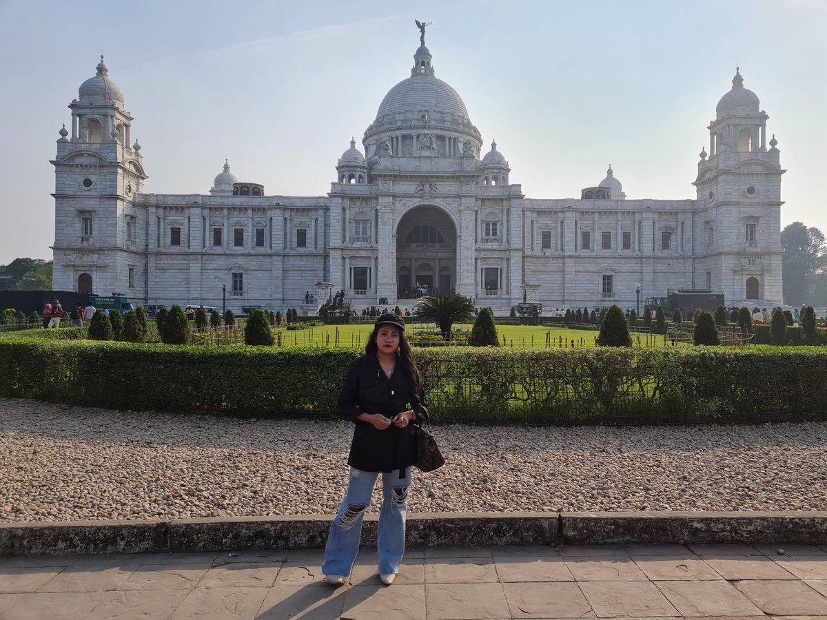 MsRohlupuii's tweet photo. Victoria Memorial is the most majestic and elegant monument in Kolkata. https://t.co/cjdmILdY6M