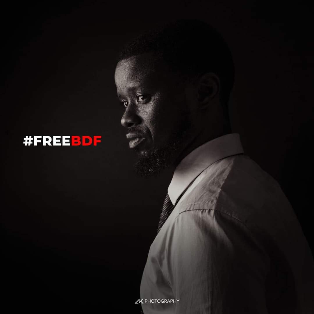 djibysonedjibes's tweet photo. Bassirou Diomaye Faye passe sa première nuit à la prison du Cap Manuel et fêtera peut être la korite en prison au moment où ceux qui l'ont envoyé en prison vont profiter de la fête en famille.
#freeBDF
#kebetu #Dakar #Senegal
#Freesenegal
#MackySallStop ⛔
#F24 https://t.co/5ziWQ4vEHA