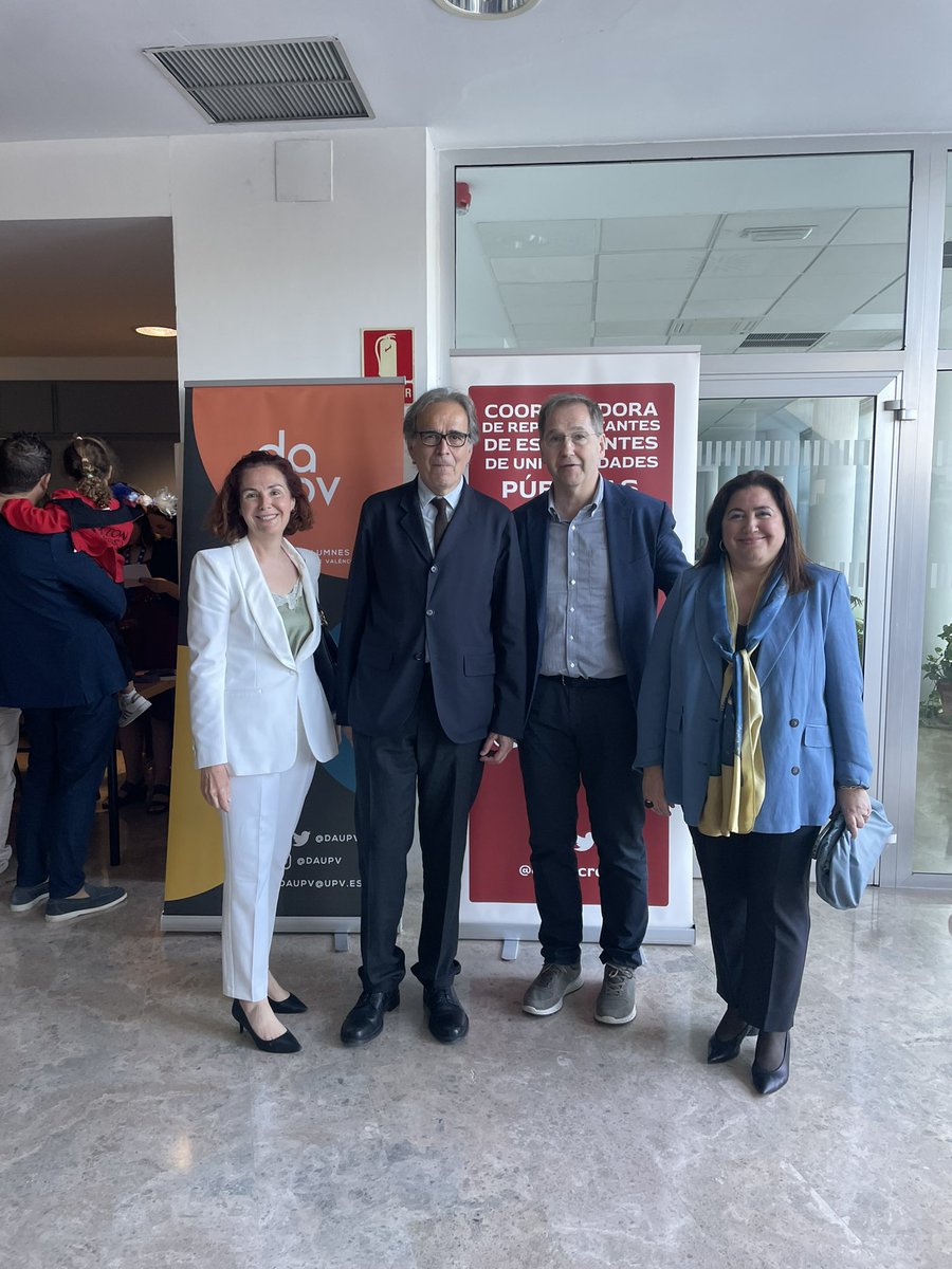 defensorUPV's tweet photo. Anoche se celebró el XX aniversario de la CREUP con la presencia del ministro de universidades Joan Subirats. Gracias a todos los estudiantes que con esfuerzo e ilusión, han hecho posible que nuestra universidad sea cada vez mejor @daupv @UPV @CREUPCREUP @UniversidadGob @cedu_ES https://t.co/x37vwwVeyZ