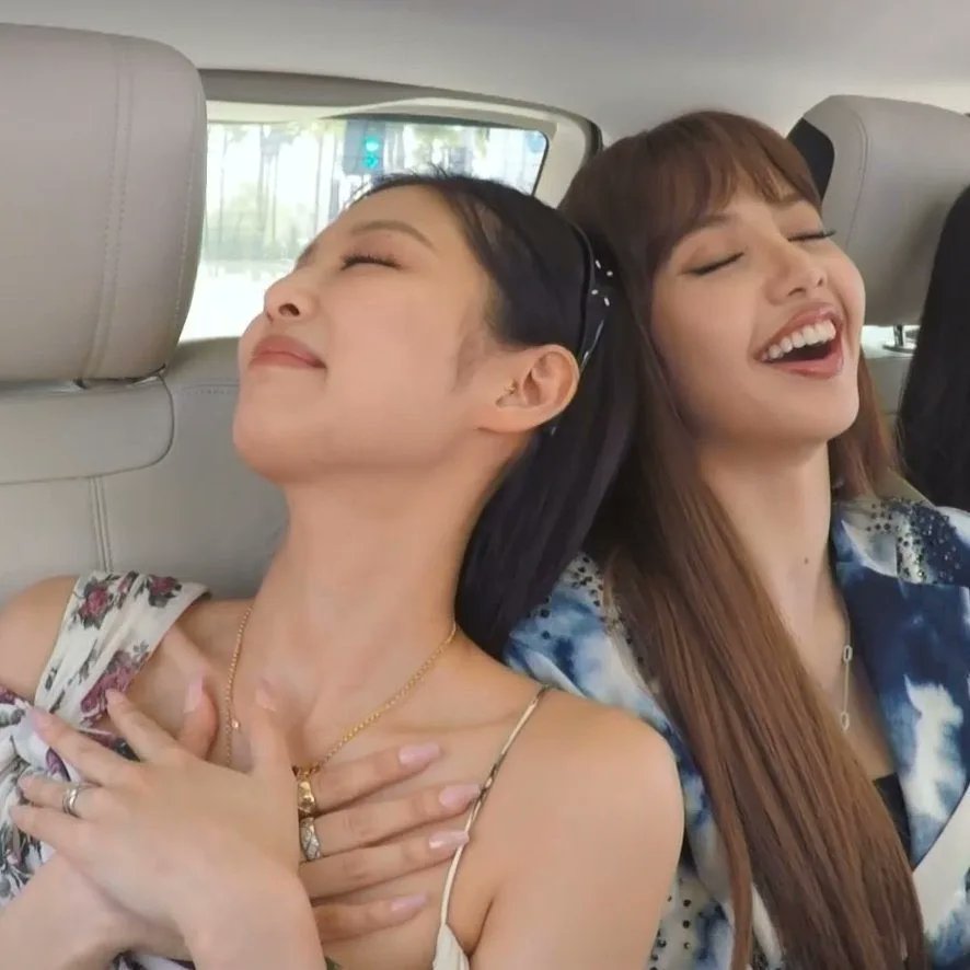 catmeowm555's tweet photo. can't deny JENLISA powerful chemistry exist 😭🫶🏻 https://t.co/36eBV0po7S