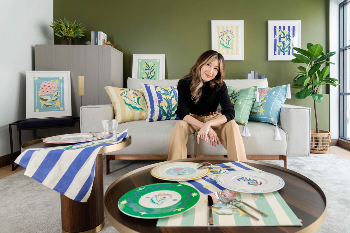 bkkmenuliving's tweet image. Modernform x Pomme Chan
การสร้างสรรค์งานดีไซน์คอลเลกชันสุดพิเศษ ‘Floral Collection: Love Blooms From Within’
เติมเต็มการใช้ชีวิตในที่อยู่อาศัยให้เป็นช่วงเวลาแห่งความสุข
.
bit.ly/3opxe0I
.
#BKKLIVING #ModernformxPommeChan #FloralCollection #LoveBloomsFromWithin