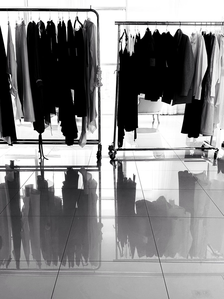 Just my day in black and white  #blackandwhitephotography  #fashion #shotoniphone #reflection