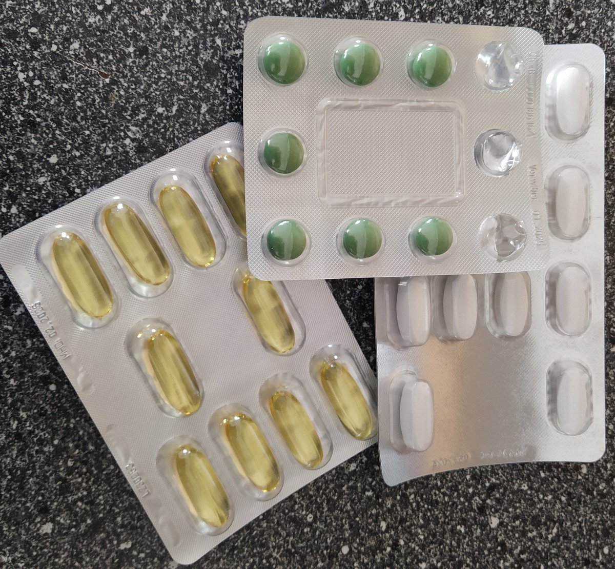 !!Stoppt Materialverschwendung!!
Plastikfrei klingt utopisch, aber bitte: SO NICHT 
#Umweltsünder 
#plasticpollution 
#environment