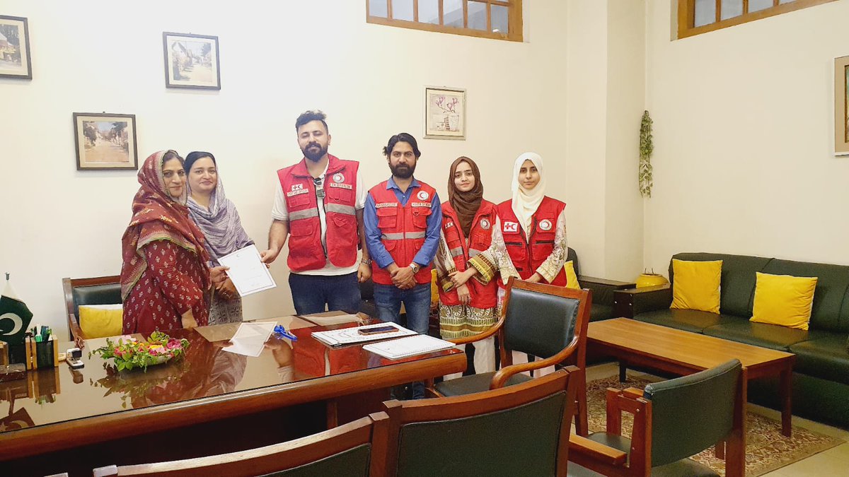 prcspunjab's tweet photo. On 12-04-2023, #RedCrescentPunjab arranged a #firstaidtraining for the #youthclubmembers of Government Associate College for Women, Gawalmandi, Lahore; a Total of #36 Female participants attended the activity.
#YouthOnTheMove #FirstAidForEveryone #firstaidtraining #ICRC #IFRC https://t.co/PYOwf94I1z