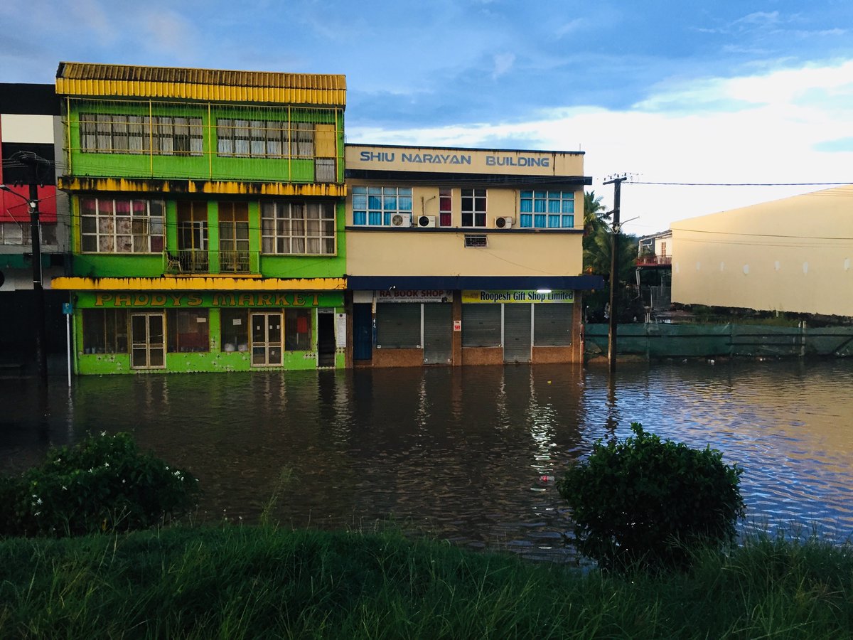 jojirashark's tweet photo. Rakiraki town at this very moment with floodwaters entering the town. https://t.co/B18ibgInGU