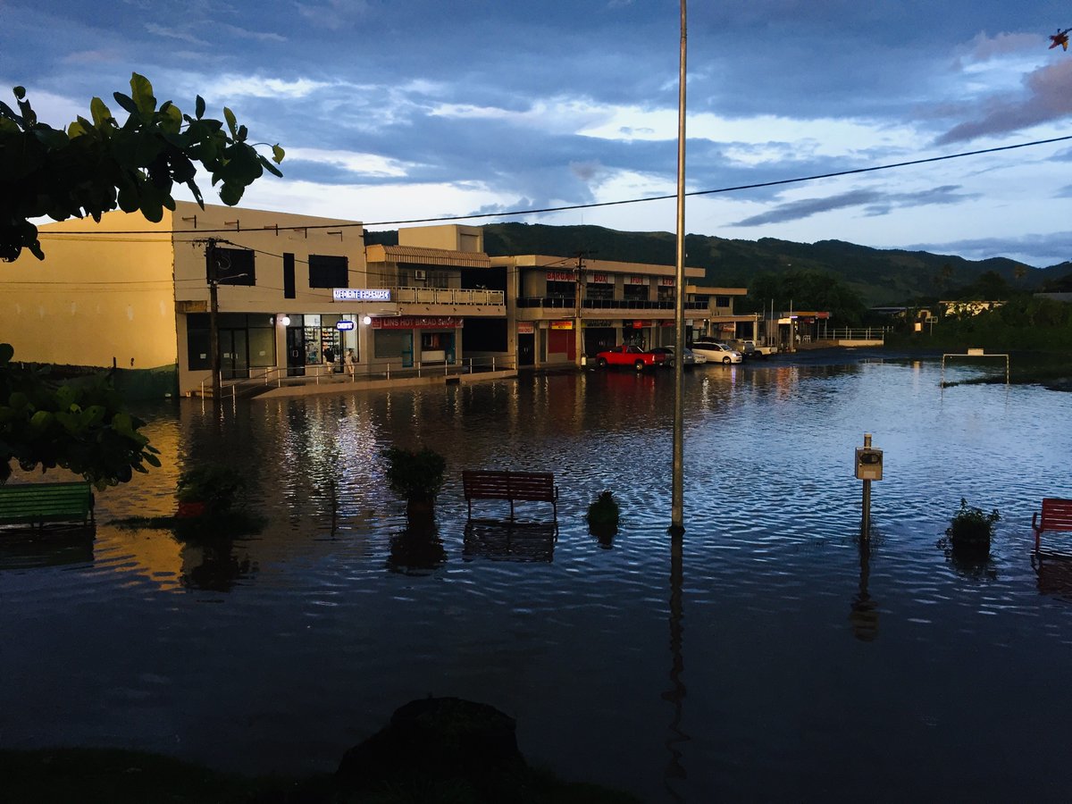 jojirashark's tweet photo. Rakiraki town at this very moment with floodwaters entering the town. https://t.co/B18ibgInGU