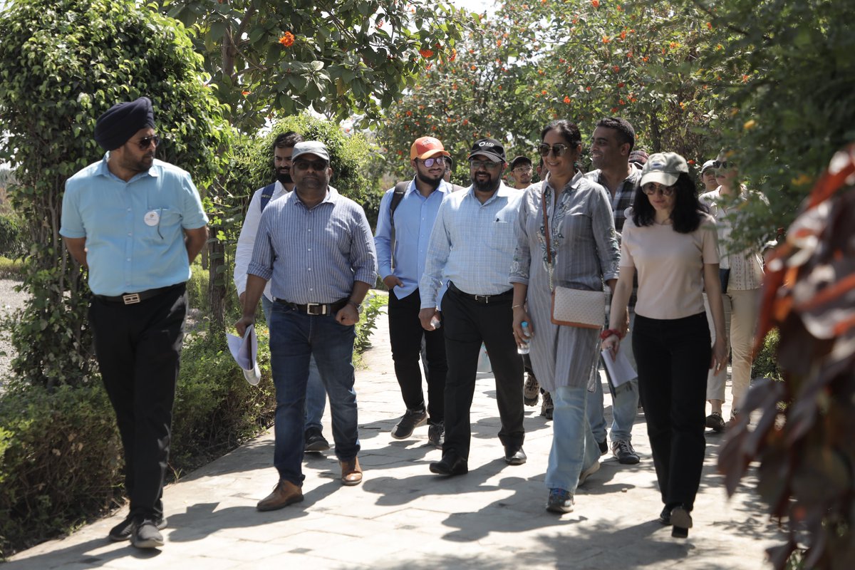 BiodiversitySMC's tweet photo. Delegates of #AFD &amp; #EU appreciated work progress of Biodiversity Park and expressed satisfaction with the project. Also, #NIUA's environment expert interacted with the contractor team during the visit to confirm the safety of the labours working on the project. #biodiversitypark https://t.co/ReSMYXOCc4