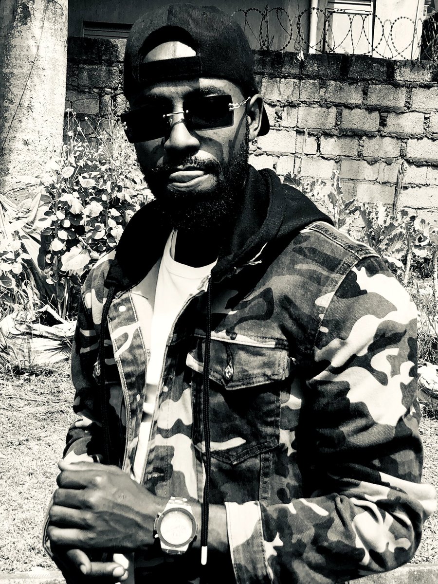 Emersonroyzz1's tweet photo. Answers are indeed found in silence 🇺🇬✌#Mberakumpi @emersonroyzzofficial https://t.co/62qWTSvoGD
