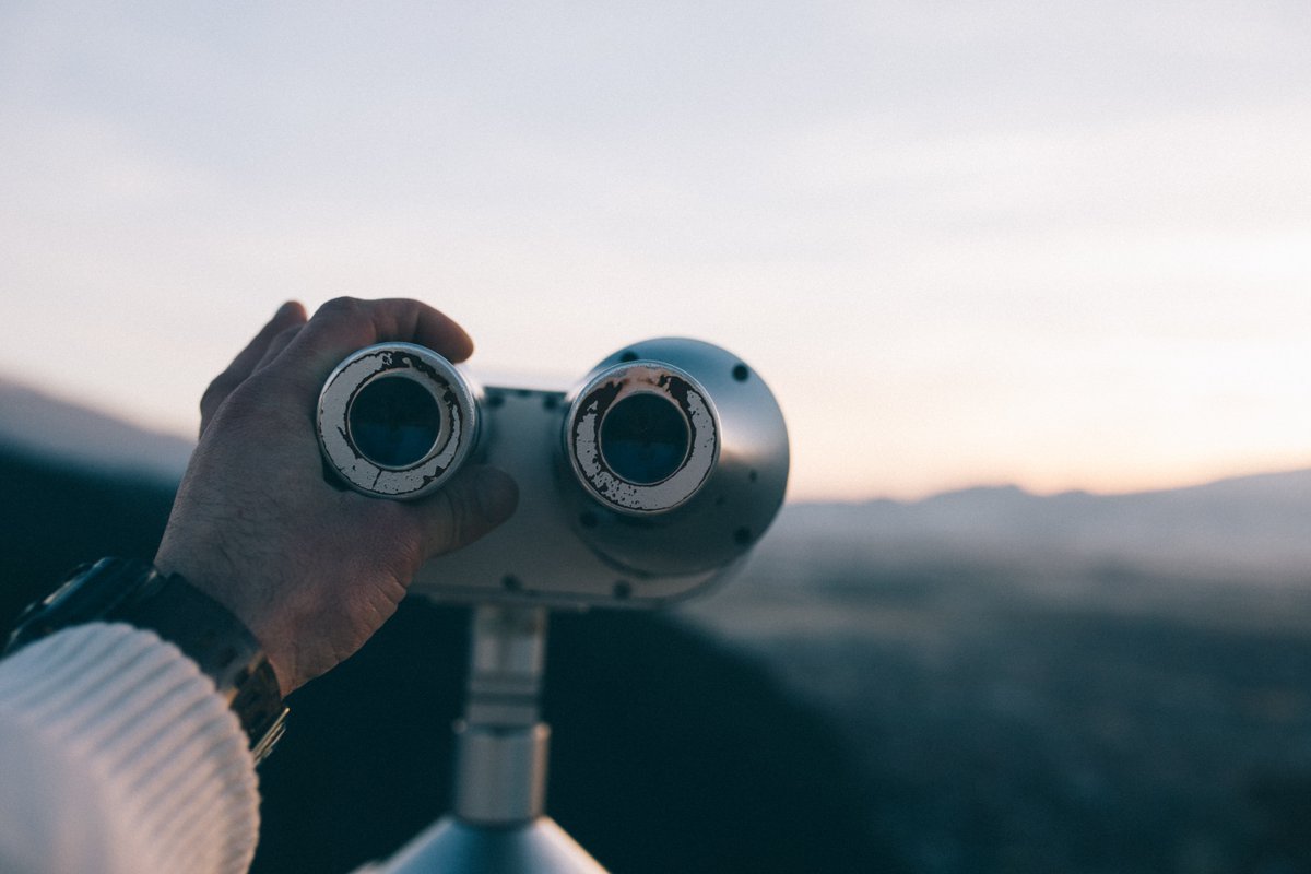 juliusbaer's tweet photo. Do you fixate on the bad news that dominates the headlines? Or do you look for the positive angle? The US Q1 earnings season will be bad news – but game-changing opportunities exist.
➡️ Find out more in our Research Weekly: https://t.co/Xp1BAptrM7
#MarketsExplained https://t.co/Budb58wqWB