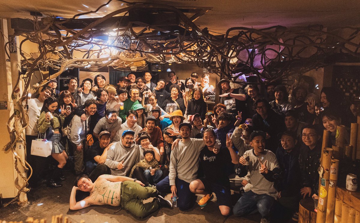 Bugpipe_otoyoi's tweet photo. 数日たってしまいましたが先週末は　Bugpipe最終日に遊びに来た頂いた皆様、誠にありがとうございました。
最終的には昼の12時半まで15時間半の長丁場となりましたが最後まで残って頂いたたくさんの皆様ありがとうございます‼︎‼︎ https://t.co/fq7D0pYfcA