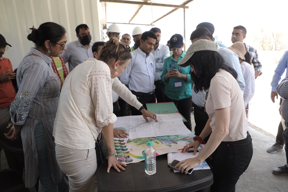BiodiversitySMC's tweet photo. They discussed about the project with Hon’ble Municipal Commissioner Ms Shalini Agarwal, Surat Smart City CEO and other officials of #SMC #Biodiversityparksmc #suratsmartcity https://t.co/0V8SC8GIAI
