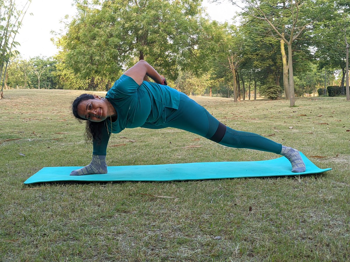 nutanamar's tweet photo. 30 minute yoga, 4 KM Walk
योग हमारी कमियों पर प्रकाश डालता है
खामियां दूर करने का रास्ता तलाशता है
@FitIndiaOff
Insta: https://t.co/XUkDiZO5vh
#FitIndiaMovement #FitIndia #NutanRunning #LucknowRunner #LucknowRoadRunner #UltraRunner #Yoga #yogaeverydamnday #yogalove https://t.co/X8tOew3rQR