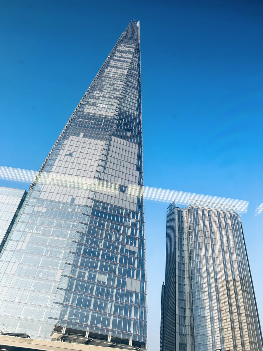 dannidreaming's tweet photo. My journey home after a night shift #Railway #London #shard https://t.co/cuXYNXP38U