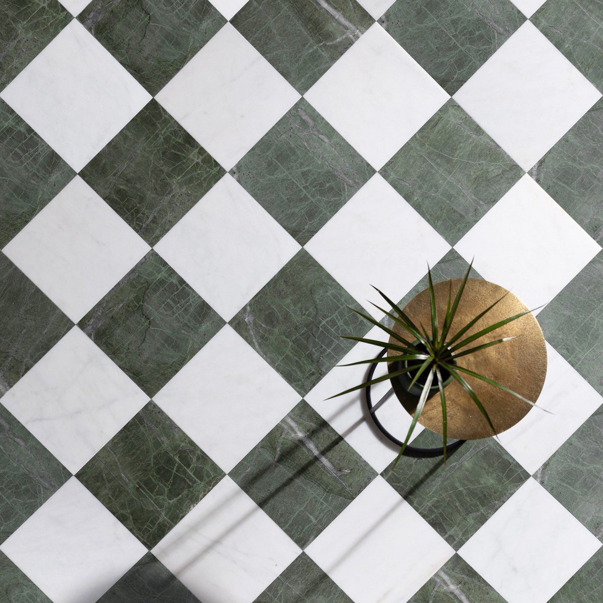 StarelStones's tweet photo. Introducing our bold green Verde marble.💚 Paired with Calacatta marble  square tiles for an eye catching, next level checkerboard pattern.
Learn more on our website.
#marble #marblefloor #marbletiledesign #marbleinterior #starelstones https://t.co/XrqluZISKR