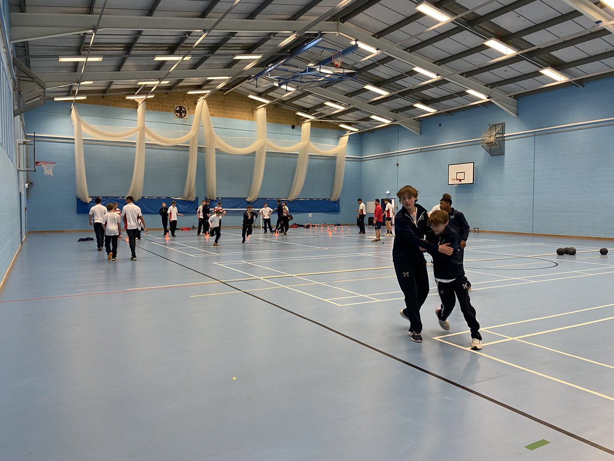 Great to see the Shells <a href="/RadleyCollege/">Radley College</a> getting back into their early morning athletic development with <a href="/RadleyStrength/">Radley College Strength & Conditioning</a> <a href="/RadleyCoCurr/">Radley College Co-Curricular Activities</a> Plenty of energy, enthusiasm, fun and learning evident. Early catches the 🪱 and all that! 👏🏻