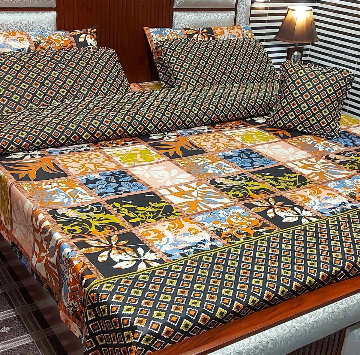 ezytobuy's tweet photo. 7 Pcs Stitched Comforter Set

Order Here 👇
https://t.co/5uWGeic8YU

#comforterset #bedsheet #pillowcoverset https://t.co/pGIWnRadSY