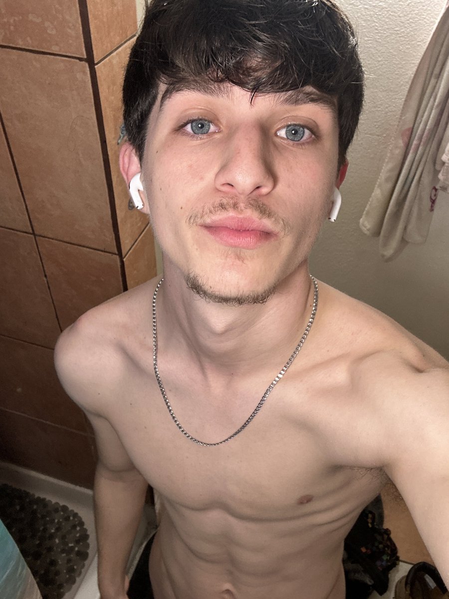 JayyMagnus's tweet photo. Checking in ;) https://t.co/pkei9Rc82j