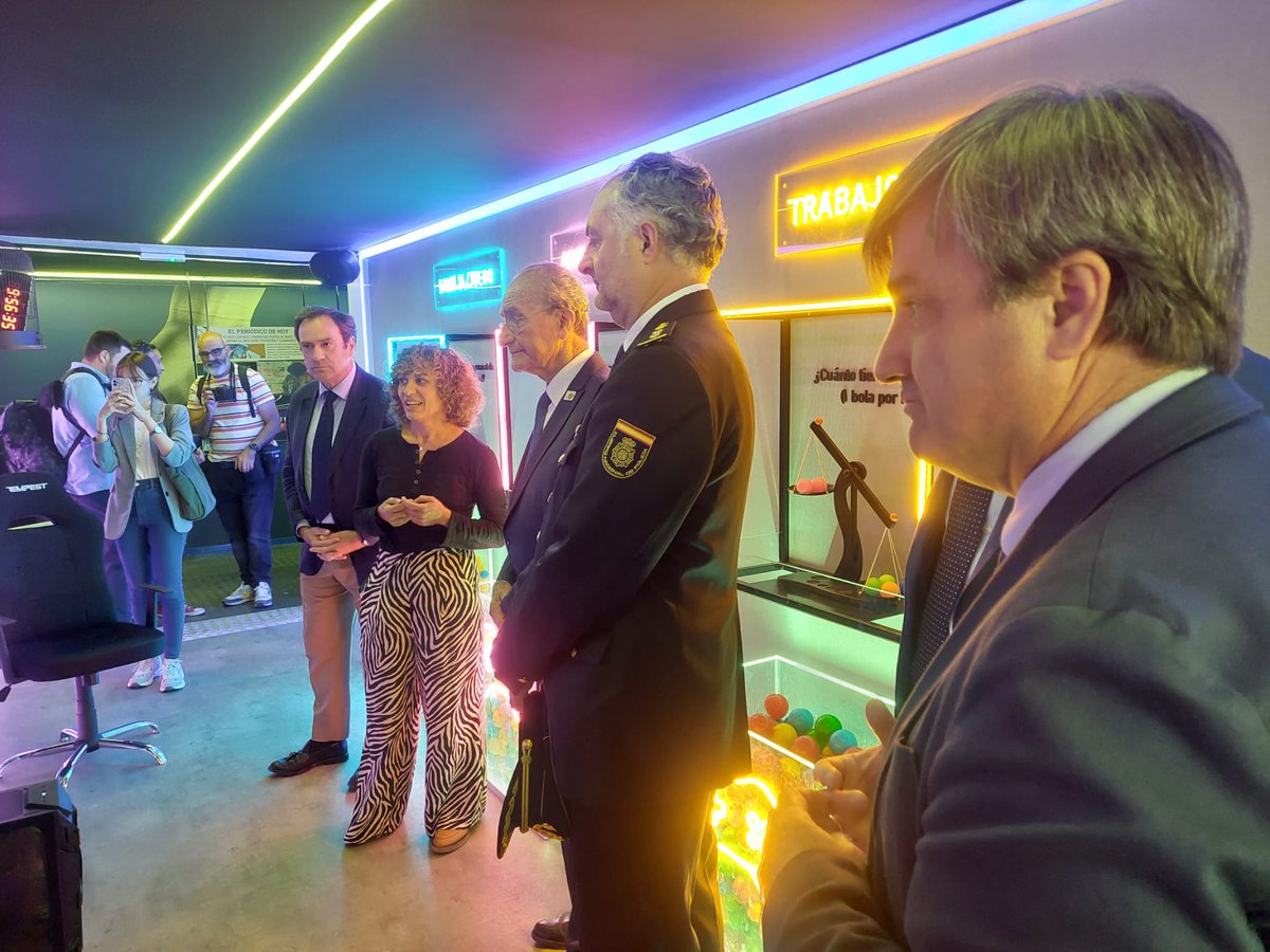 Arrancamos en Málaga una nueva edición de ciberland una actividad organizada por  <a href="/fmapfre/">Fundación Mapfre</a> y <a href="/policia/">Policía Nacional</a> con la colaboracion del <a href="/malaga/">Ciudad de Málaga</a> para aprender y reflexionar sobre los riesgos del mundo digital