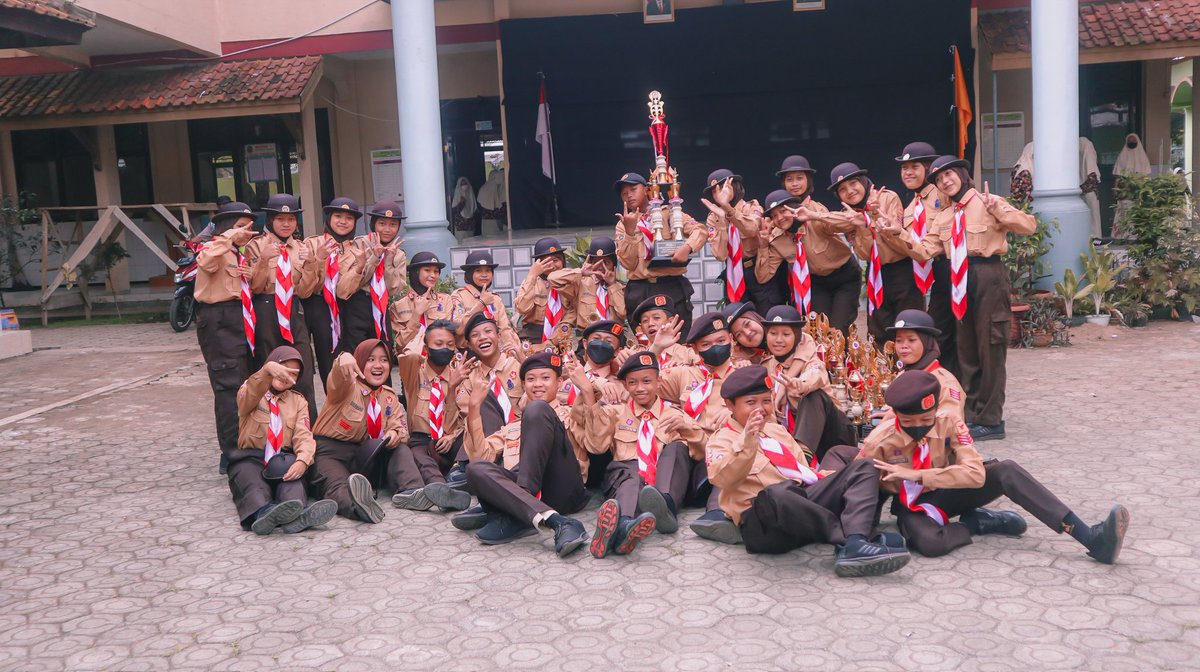 gapessa's tweet photo. Potret kebersamaan Dewan Penggalang Gapessa setelah unjuk ketrampilan dalam MPLS 2022.
#gapessa
#pramukajateng https://t.co/Zvsvr7ST3M