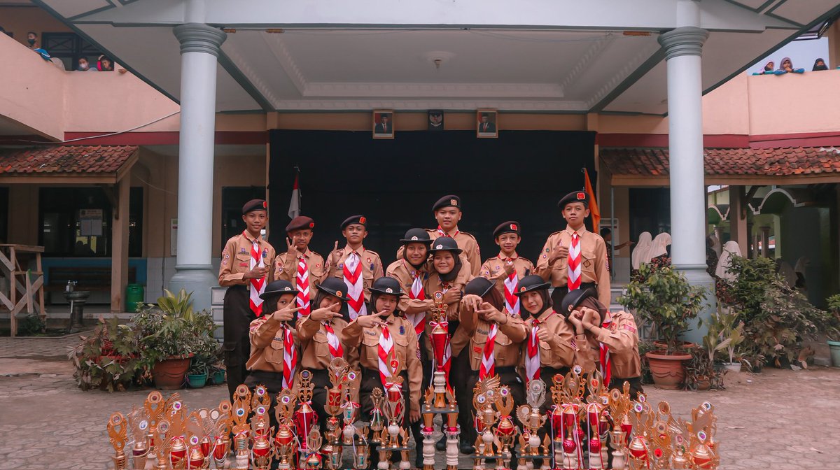 gapessa's tweet photo. Potret kebersamaan Dewan Penggalang Gapessa setelah unjuk ketrampilan dalam MPLS 2022.
#gapessa
#pramukajateng https://t.co/Zvsvr7ST3M