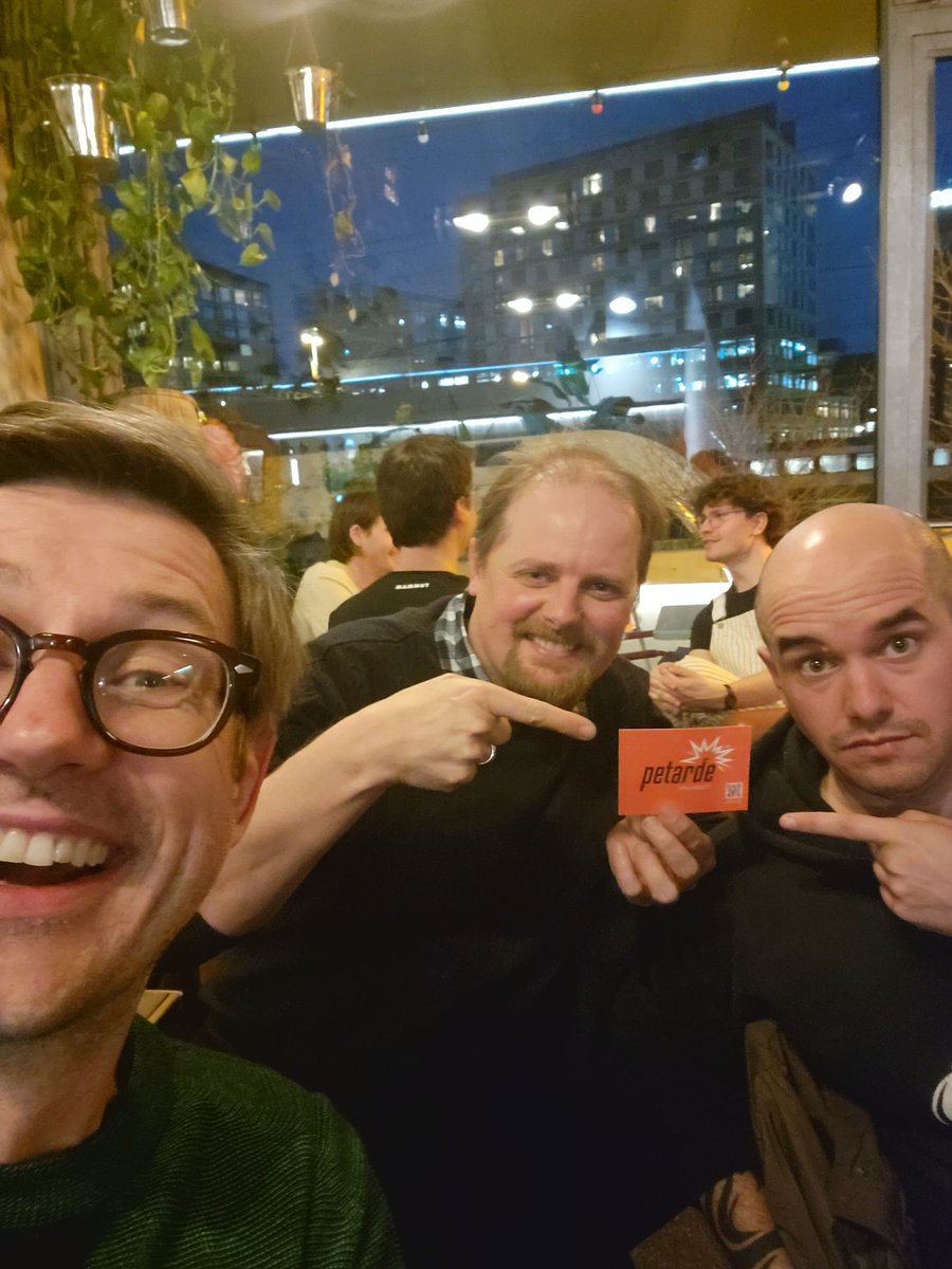WE/MEN (@wemen_ch) on Twitter photo Gestern war unser zweites WE/MEN Community Treffen mit alten und neuen Supporter:innen im Gleis. Vielen Dank wart ihr dabei - vielen Dank für die Ideen! Am Tisch nebenan war @Renato_Kaiser mit petarde.ch. @aita_caviezel <a href="/Massimo_Mannino/">Massimo Mannino</a> @EstherGisler <a href="/MBuetikofer/">Mattia Bütikofer</a> Gestern war unser zweites WE/MEN Community Treffen mit alten und neuen Supporter:innen im Gleis. Vielen Dank wart ihr dabei - vielen Dank für die Ideen! Am Tisch nebenan war @Renato_Kaiser mit petarde.ch. @aita_caviezel <a href="/Massimo_Mannino/">Massimo Mannino</a> @EstherGisler <a href="/MBuetikofer/">Mattia Bütikofer</a>