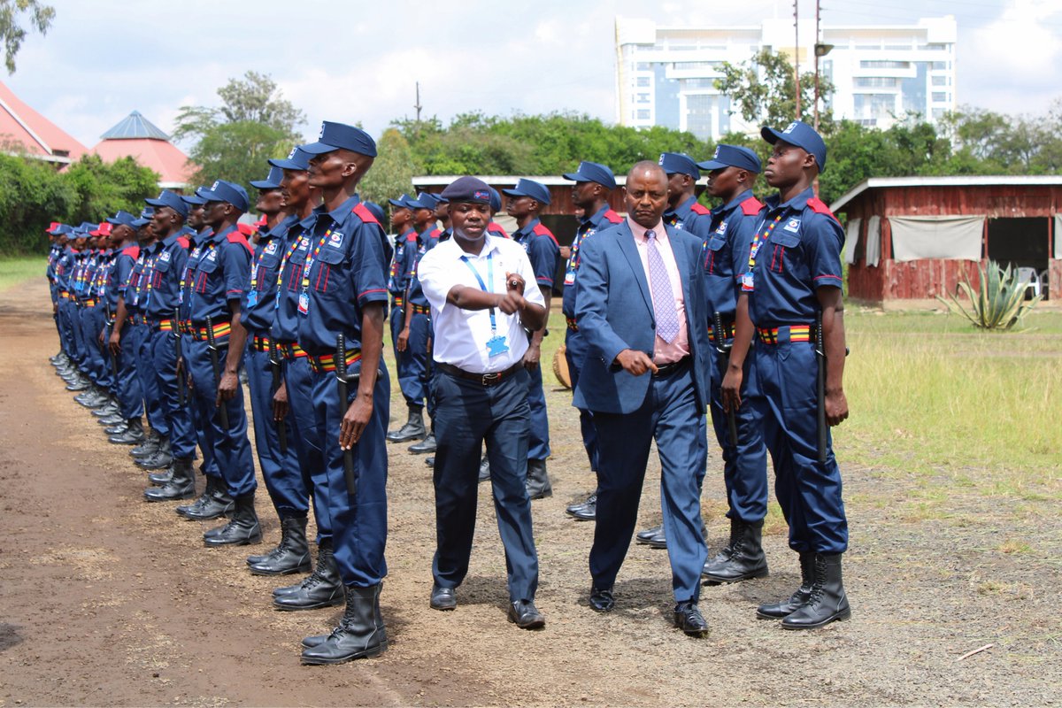 SecurexEA's tweet photo. Congrats to the new #SecurexSecurityOfficers in town!! Salute to Ephantus Njiru the Senior Security Manager at @Prime Bank, for gracing our Security Officer's pass-out parade yesterday. 🎓👮‍♂️👮‍♀️ #SecurityFirst #PassOut Parade #SafewithSecurex https://t.co/kU6y4fg6iM