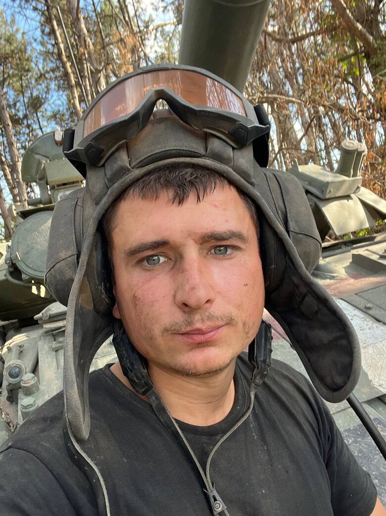 censor_net's tweet photo. 🔴Танкіст Ілля Пилипенко: "Після вибуху я знепритомнів, а коли отямився, полум’я вже було всюди, а я був зачинений у танку"

https://t.co/v9eyURflW3 https://t.co/I89q2AqnDd