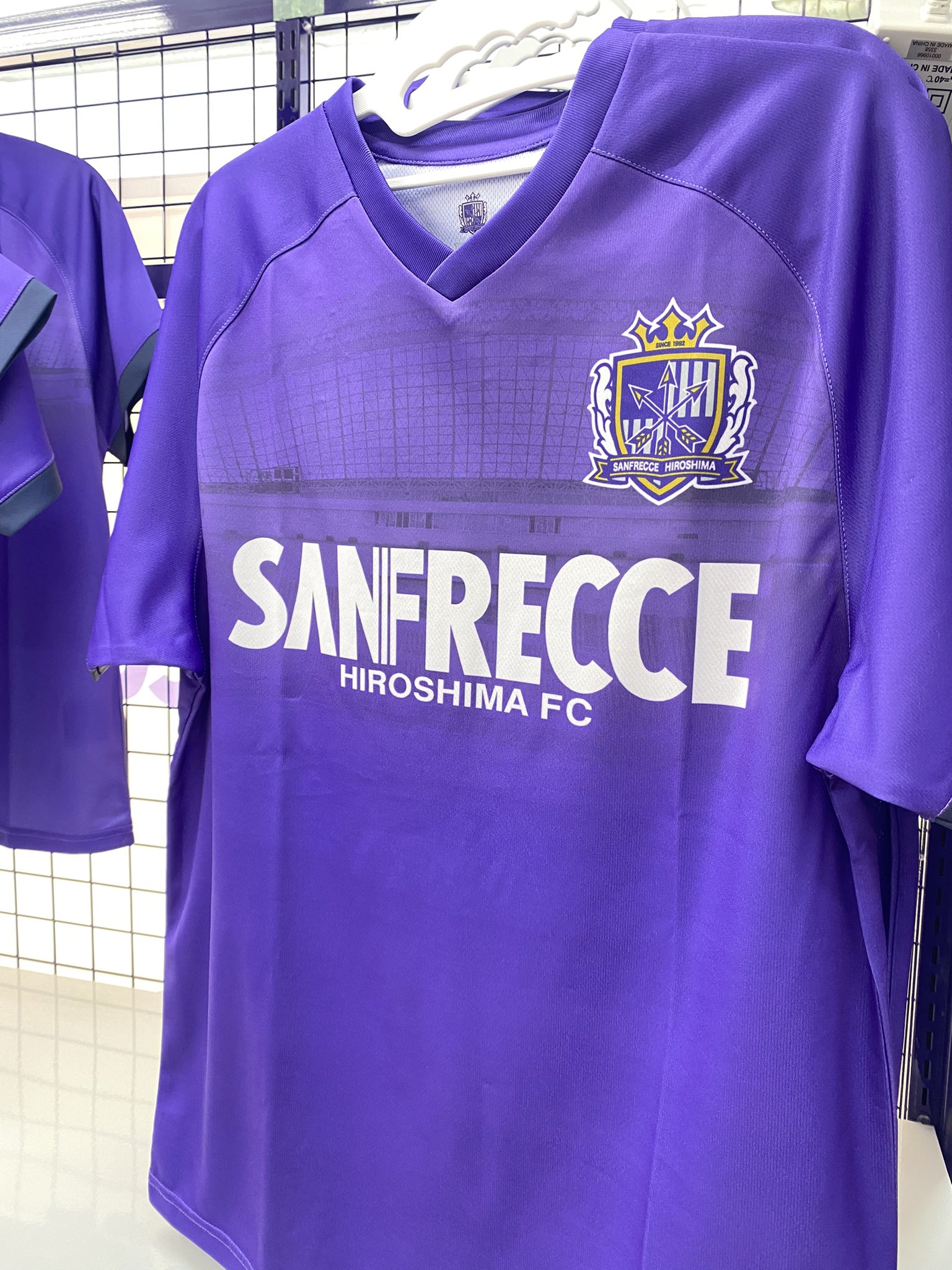 サンフレッチェ広島　コンフィットTシャツ　#33塩谷司 Shop Sanfrecce Hiroshima Tsukasa Shiotani Gear | San-Frecce