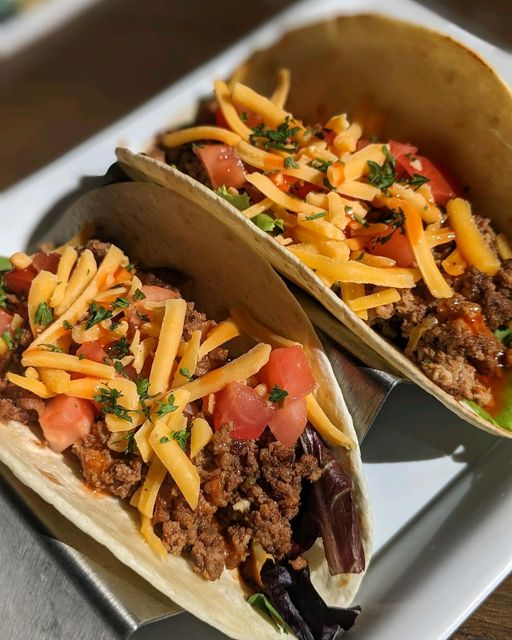 Feedtabletavern's tweet image. Tacos Americana
Ground Beef | Spring Mix | Cheddar | Tomatoes | Hot Sauce | Flour Tortillas #CHAeats #FoodFunFEED #FEEDyoursoul
feedtableandtavern.com