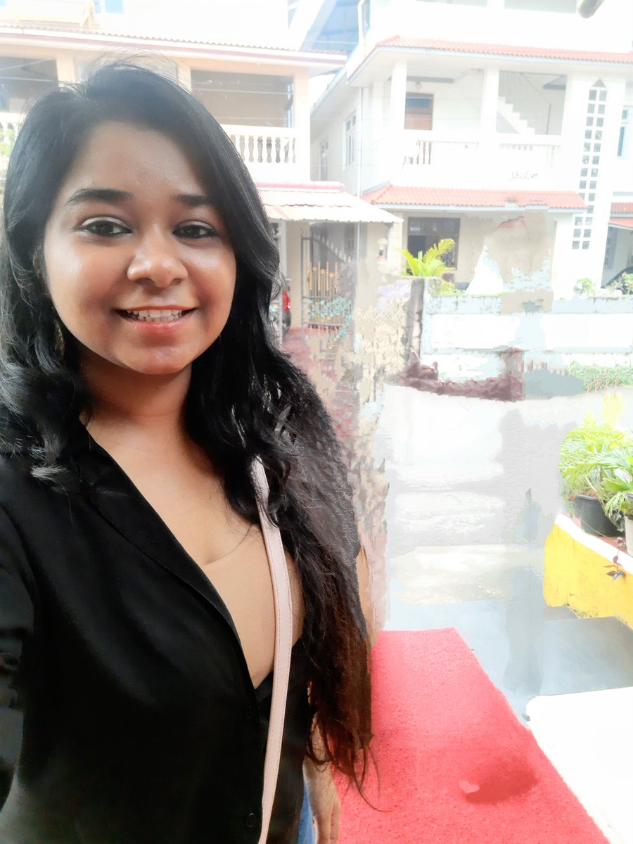 anuramteke's tweet photo. I mentored someone who realized she wanted to pursue fashion design aftr earning degrees in Com & Mgmt. 75% of teenagers dont hv their lives worked out & dat's jus fine! But it's imp to explore ur passions & not let fear or societal pressure dictate ur choices. #BeMahika #career https://t.co/YOuyOfk37F