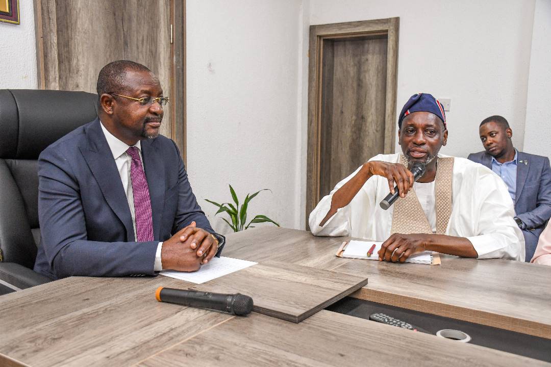 okodoro_oro's tweet photo. Yesterday,the Minister of  @NigeriaFMYS,HM @SundayDareSD received in audience the DG of @NIPSSKuru,Prof.Ayo Omotayo and some management staff.The Ministry and the institute agreed to collaborate to address Youth bulge and concerns around it. 

Cc @GbengaGOLD @de_voyce @AkinDare_ https://t.co/XhQ8SJ9Gkm
