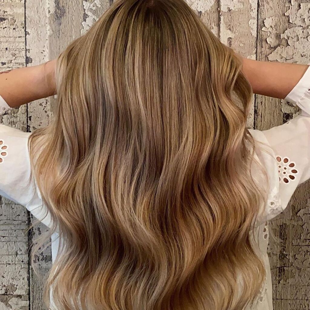prosolohair's tweet photo. S A H A R A  B L O N D E✨

Hair @prosolohairartist 
Colorproducts @keunehaircosmetics.nl 
Careproducts @keunehaircosmetics 
Stylingtools @ghdhairbenelux 

#kapper #alkmaar #kapperalkmaar #prosolohairartist #bestekapperalkmaar #bestekappernederland #h… https://t.co/WUcivMS5Rs https://t.co/RGkfcc53EF