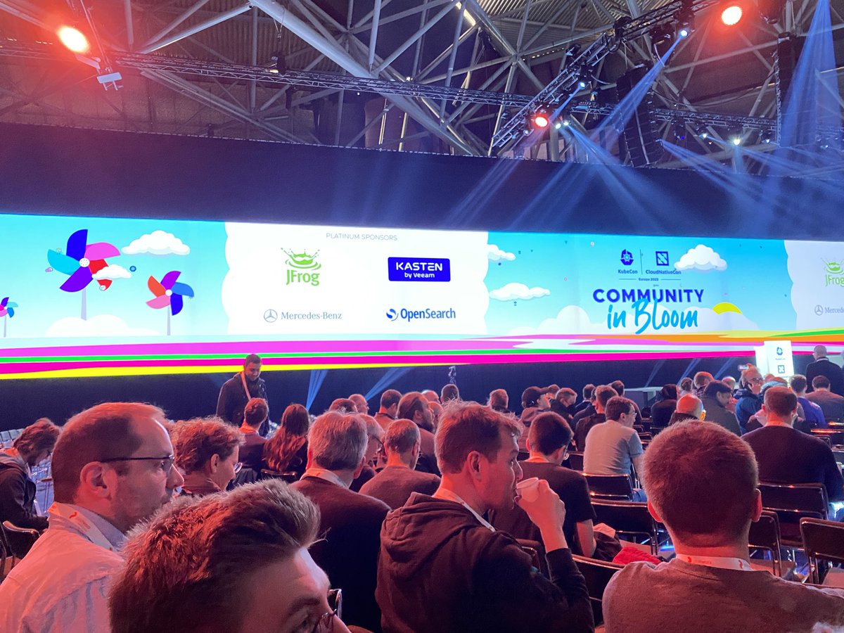 joersch21's tweet photo. Ready! 
@KubeCon_ @mercedesbenz_ti https://t.co/0byzfkbNW0