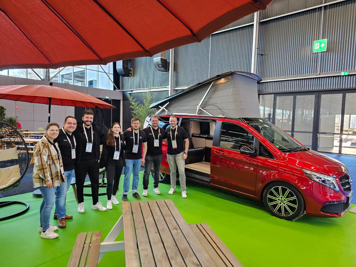 joersch21's tweet photo. Ready! 
@KubeCon_ @mercedesbenz_ti https://t.co/0byzfkbNW0