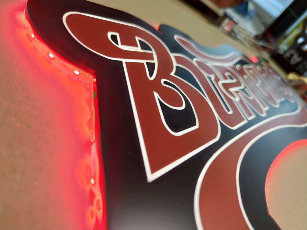 ArguedonE's tweet photo. Este es uno de nuestros trabajos para un grupo rockero 🤟🎸llamado "BURNING", compuesto por metacrilato, vinilos y LED 💡. ¡Queda increíble! 🔥

info@arguedon.com 📩 o entra en https://t.co/FKm1rVaPor 🌐

#luminosos
#LED
#rock
#music
#madrid
#picoftheday https://t.co/Po087TDOyD