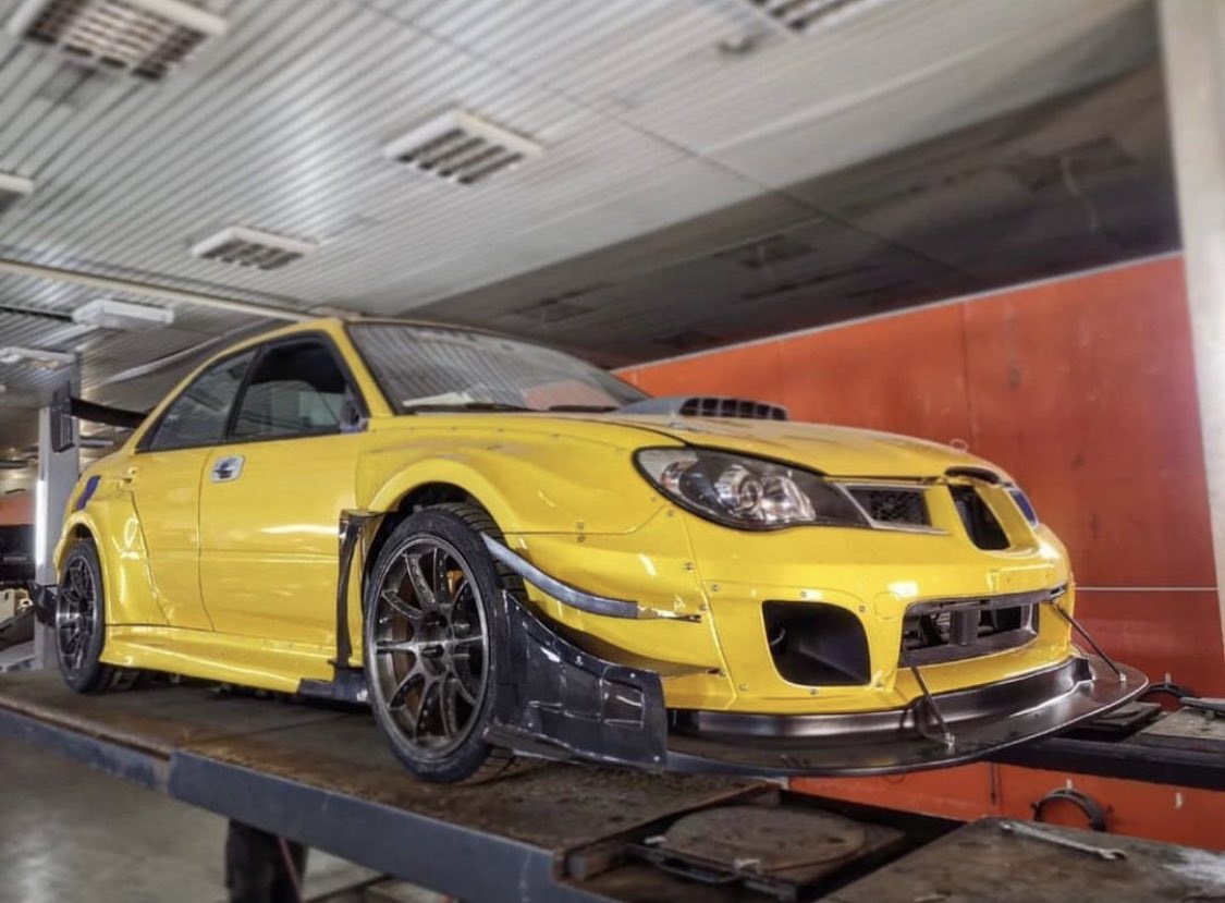 WildwideB's tweet photo. 我々は芋に毛が生えた程度の改造車で満足できない皆様の為に、海外のボディキットを提案することができます。 https://t.co/fBxUszuhTo