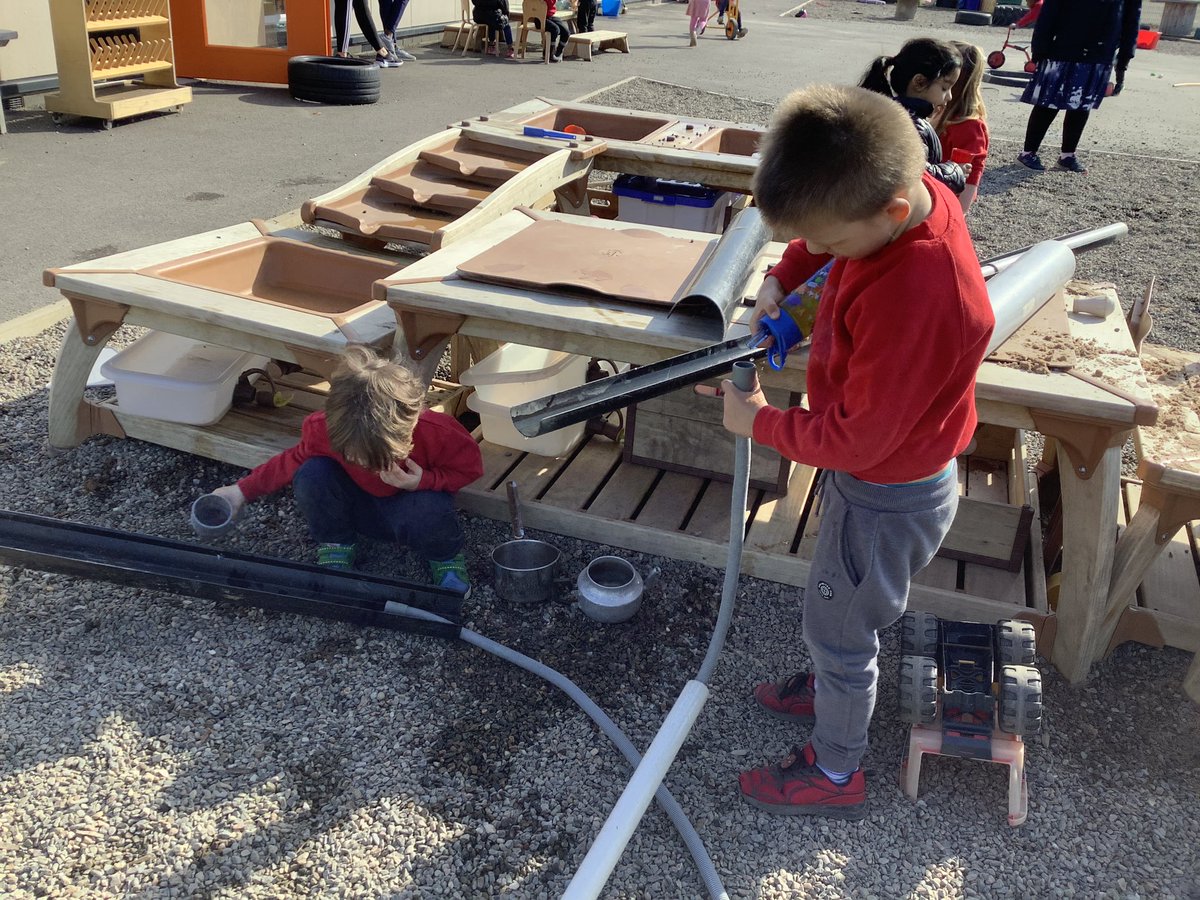 DanestoneN20's tweet photo. Was great having our snack outdoors yesterday. The young learners chose to spend most of the days outdoors mark making in pink shaving foam, drawing our favourite superhero’s and exploring in the sand and water trays.  #outdoorplay #outdoorlearning https://t.co/93LLYJdBiD