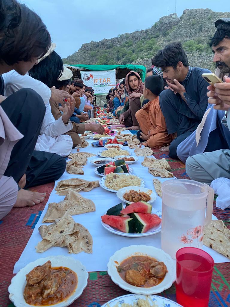 MSfoundationPK's tweet photo. Million Smiles Foundation Volunteers arranged Iftar Dastarkhwan in Spinwam, North Waziristan.

اِس ماہِ نور، مسکراہٹیں بھرپور !  

The journey of SMILES spreading across Pakistan without any bias or divide. 

We are MILLION SMILES that unite. Alhamdulillah. https://t.co/bCDt2NOocP